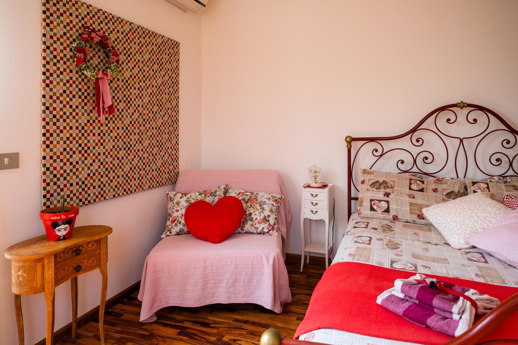 La Vie En Rose Bed & Breakfast Buia Exterior photo